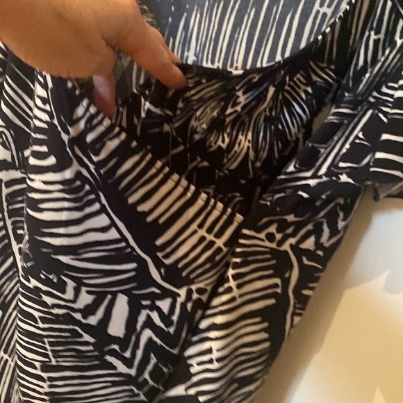 Chaps size XL Crisscross front flutter short sleeve - Picture 4 of 6